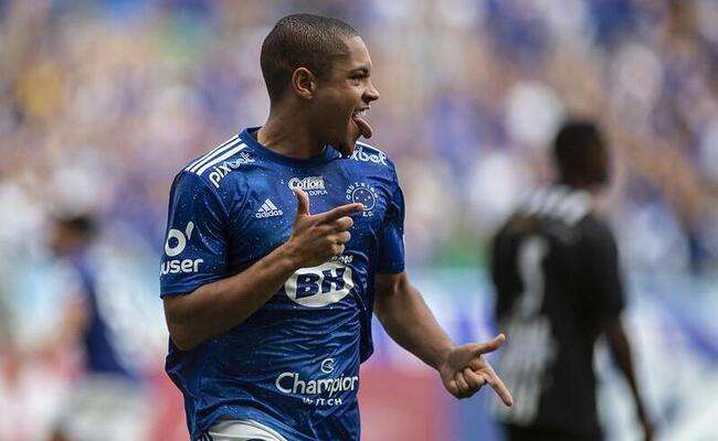Após acertar ida para o Athletico-PR, Vitor Roque se despede do Cruzeiro - Superesportes