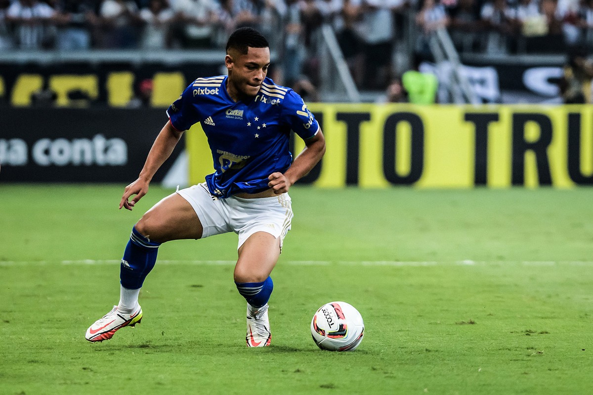 Athletico paga multa de R$ 24 milhões ao Cruzeiro e acerta com Vitor Roque - Globo.com