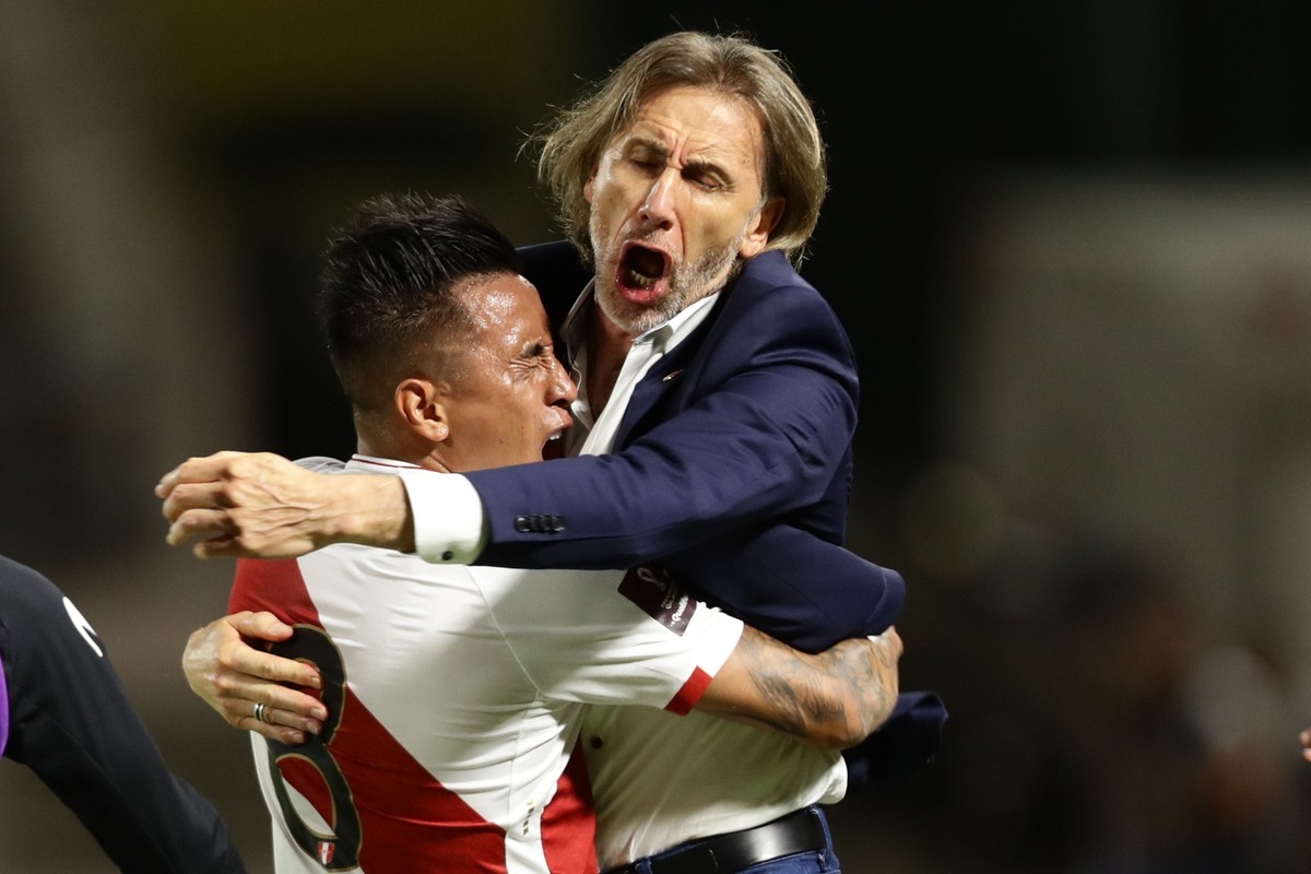 Com repescagem garantida, Ricardo Gareca pode fazer história ao comandar Peru em duas Copas do Mundo - Globo.com