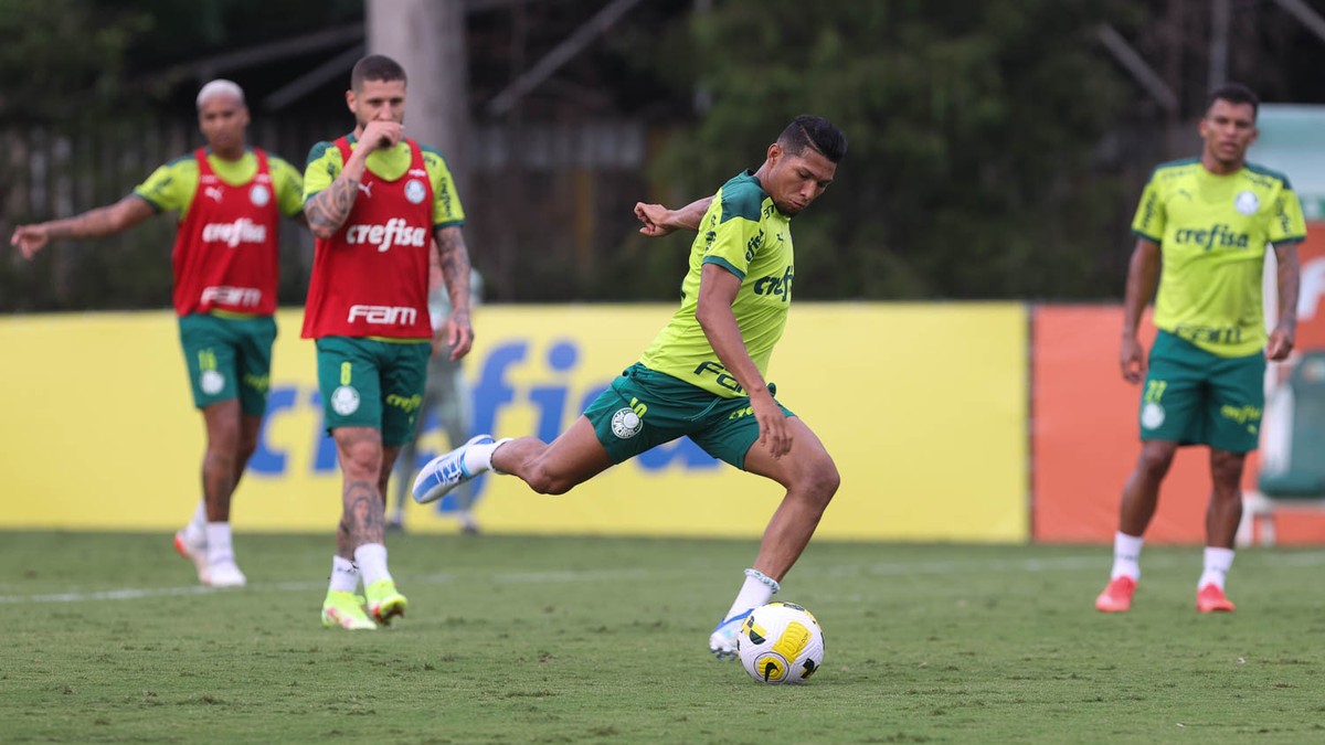 Escalação do Palmeiras: Rony, Marcos Rocha e Danilo treinam para enfrentar o Ceará - Globo.com