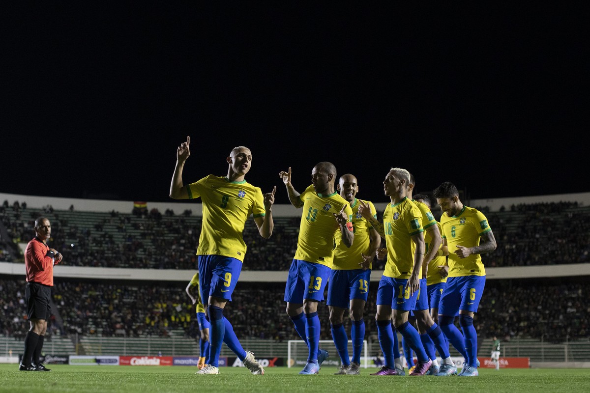 Invicta, seleção brasileira bate recorde de melhor campanha das Eliminatórias por pontos corridos - Globo.com