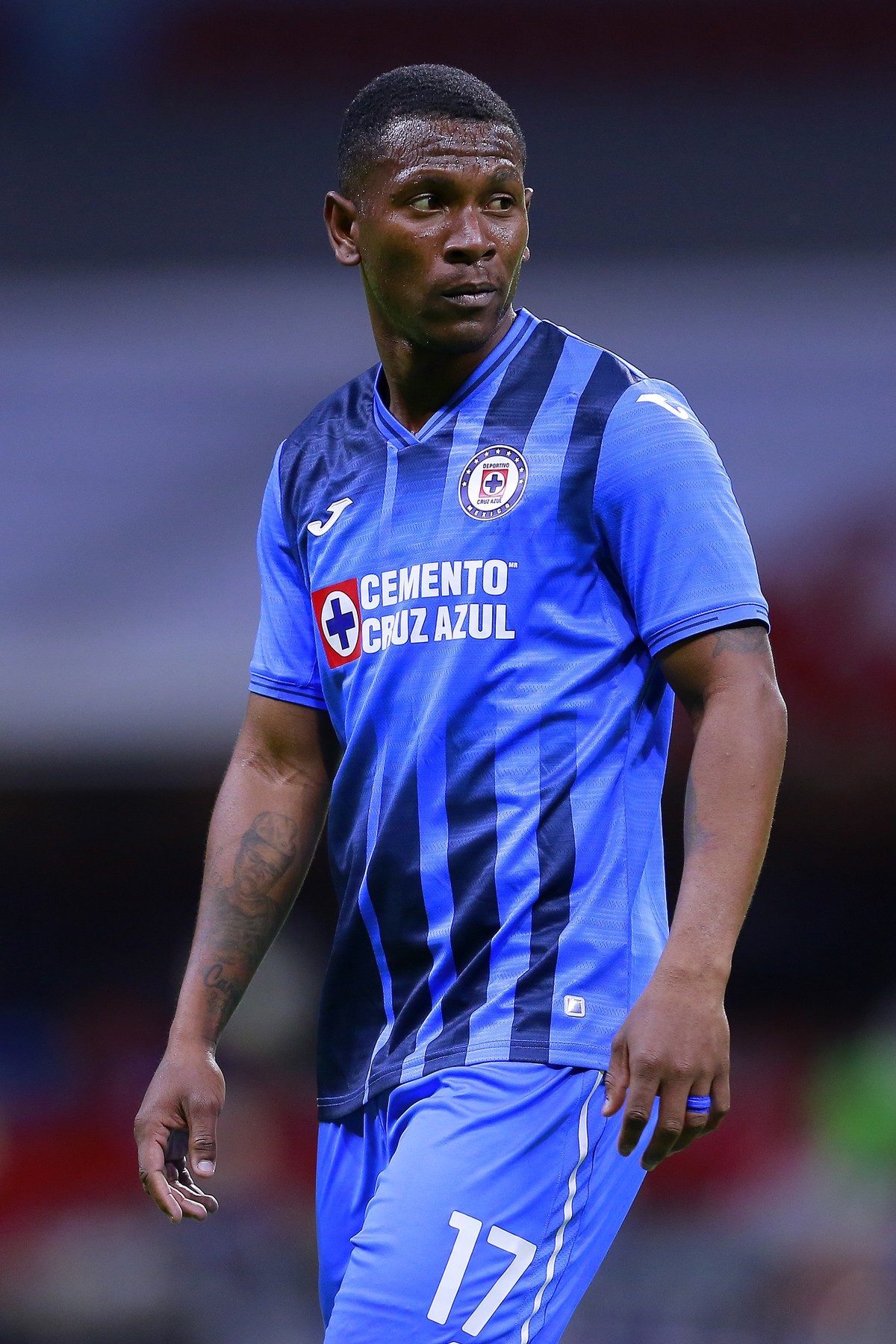 Negociação avança, e Santos já coloca Angulo, do Cruz Azul, em lista da Sul-Americana - Globo.com